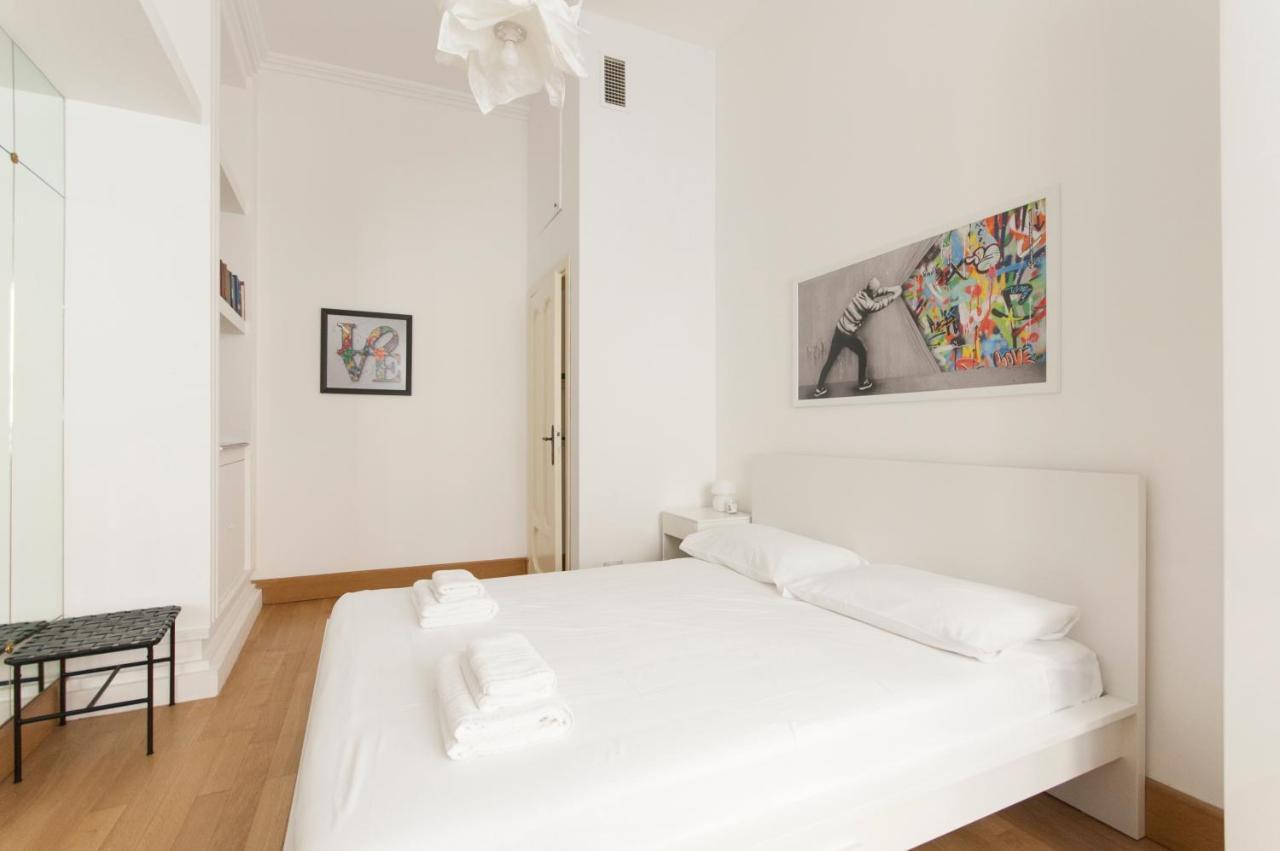 Ferienwohnung Youhosty - Dei Piatti 3 Mailand Exterior foto